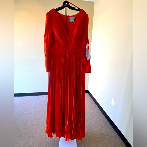 🆕Ieena Mac Duggal NWOT Long Sleeve Pleated Chiffon A-Line Gown in Sunset(MD-25) - Picture 5 of 12